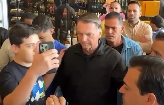 Bolsonaro cancela agenda em Anápolis após se sentir mal