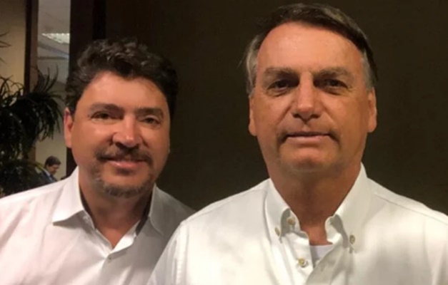 Bolsonaro desembarca em Goiânia para encontro estadual do PL