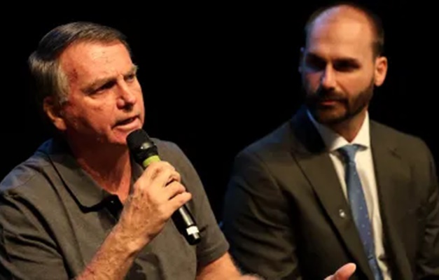Bolsonaro diz que deu R$ 2 milhões para custear Eduardo nos EUA