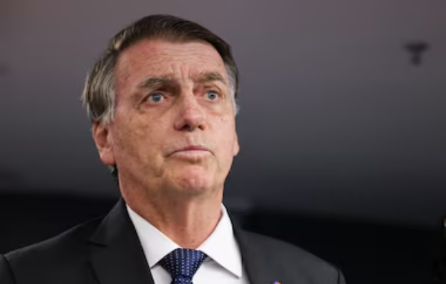 Bolsonaro diz que recebeu convite para almoçar com embaixadores: 'Não vou mais'