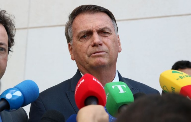 Bolsonaro diz que sofreu calúnia e processa hacker por acusá-lo de grampear Moraes