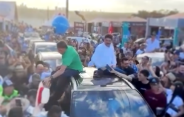 Bolsonaro é recebido por apoiadores em feira de agronegócio em Goiânia
