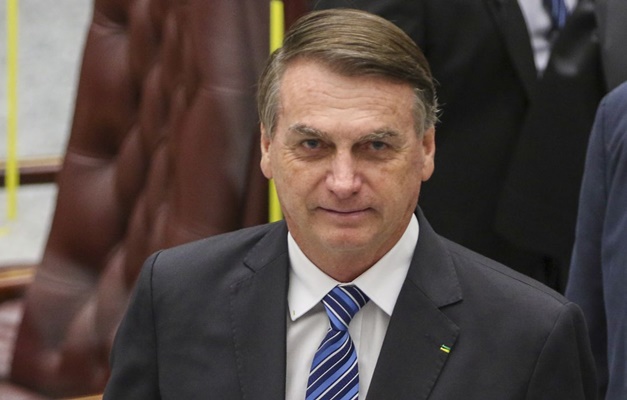 Bolsonaro faz pedido de desculpas após fake news sobre vacinas com grafeno