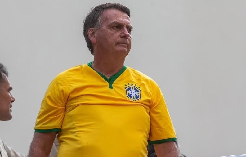 Bolsonaro passa mal e é levado a hospital em São Paulo