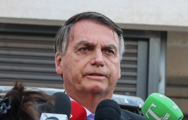 Bolsonaro pede anulação da delação de Cid e afastamento de Moraes