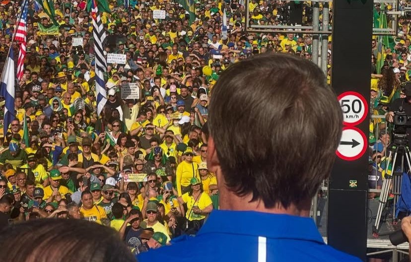Bolsonaro reúne manifestantes na Paulista por pressão ao STF e anistia a golpistas