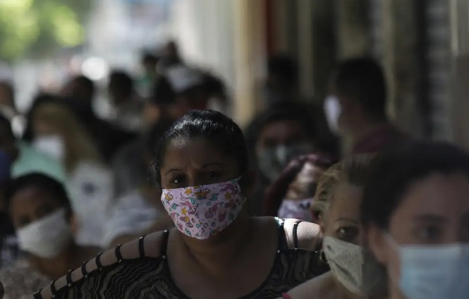 Bom Jesus de Goiás retoma uso máscaras em meio a surto de covid-19