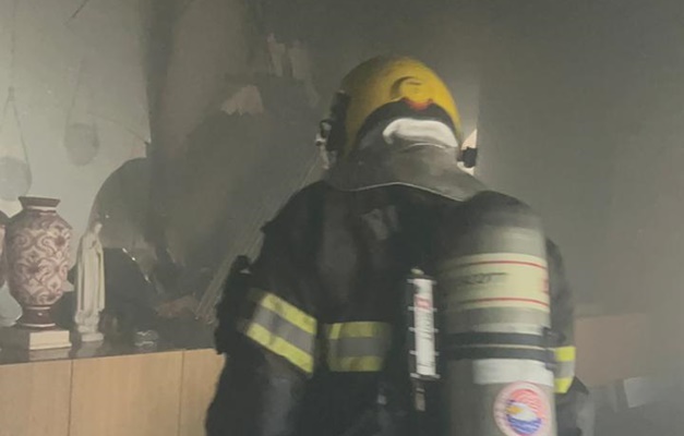 Bombeiros controlam incêndio em apartamento no Setor Marista, em Goiânia