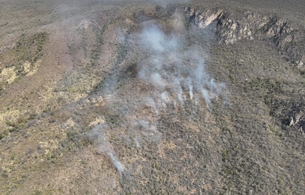 Bombeiros extinguem maior incêndio florestal do país após 33 dias de combate