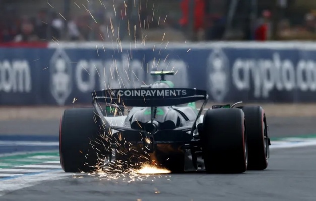 Bortoleto lamenta quebra do assoalho e desempenho da Sauber na Inglaterra: 'Complicado'