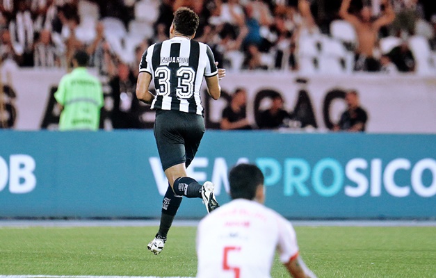 Botafogo derrota o Red Bull Bragantino, de virada, com 2 gols de Eduardo 