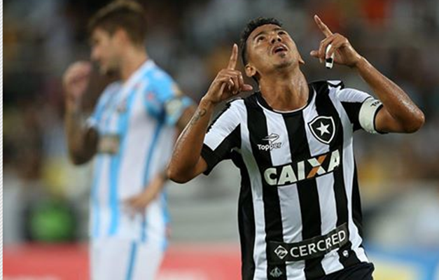 Botafogo marca aos 52 do 2º tempo e vence a primeira no Carioca