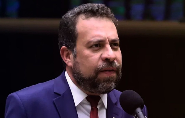 Boulos pede que bolsonaristas obstruindo a Câmara não recebam salário