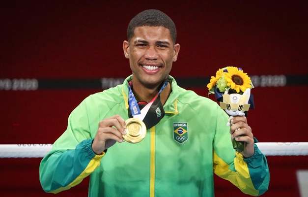 Boxeador Hebert Conceição derrota ucraniano e é campeão olímpico em Tóquio