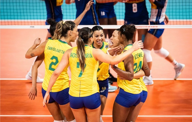 Brasil bate Itália e vai à final por título inédito do Mundial de Vôlei Feminino