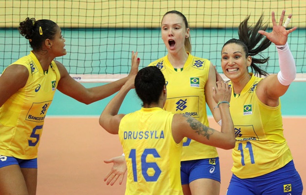 Brasil bate Sérvia de virada e vai à decisão do Grand Prix de vôlei