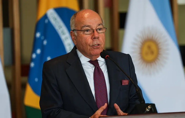 Brasil condena qualquer ato de violência, diz chanceler sobre Irã