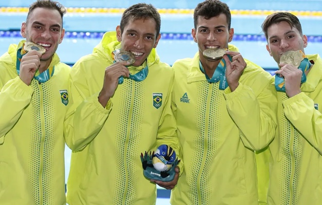 Brasil Conquista Ouro No Revezamento 4x200m E Mais Três Medalhas Na Natação No Pan De Santiago