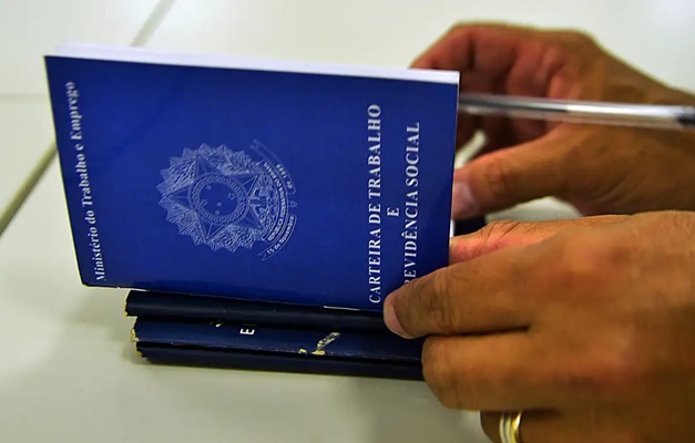 Brasil cria mais de 147 mil empregos com carteira assinada em agosto