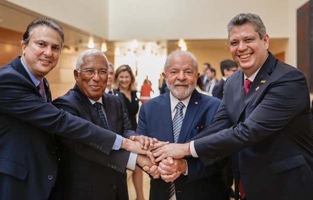 Brasil e Portugal assinam acordo de equivalência até Ensino Médio 