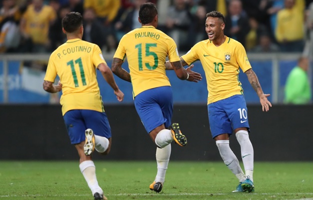 Brasil joga contra a Colômbia defendendo sequência de nove vitórias