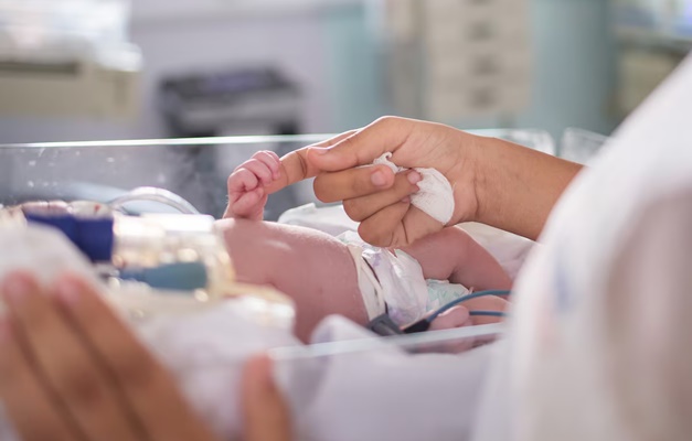 Brasil tem carência de 1,5 mil leitos de UTI neonatal para atender recém-nascidos