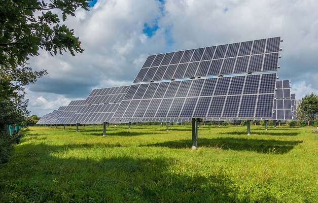 Brasil vai sediar fórum de energia solar em 2024, diz Absolar