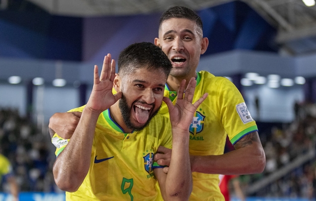 Brasil vence Marrocos e avança à semifinal da Copa do Mundo de futsal