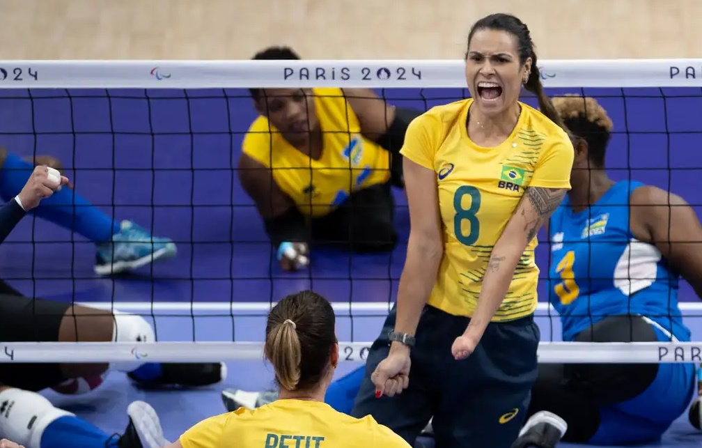 Brasil vence Ruanda na estreia do vôlei sentado feminino em Paris 2024