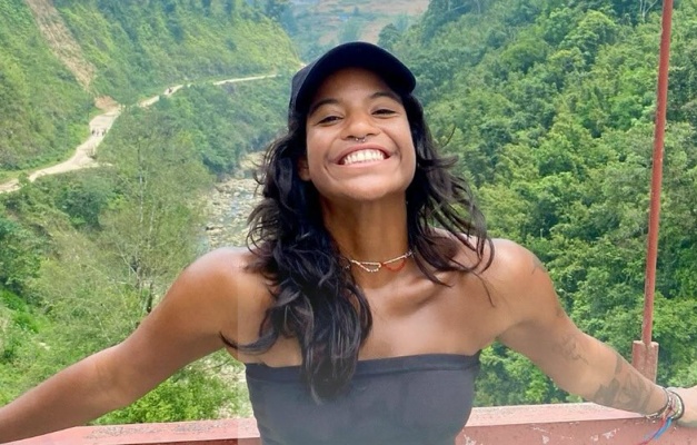 Brasileira que caiu em vulcão na Indonésia continua desaparecida