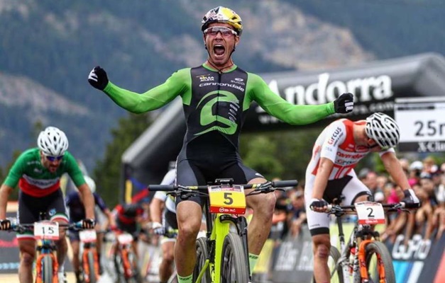 Brasileiro volta a fazer história e vence prova da Copa do Mundo de Mountain Bike