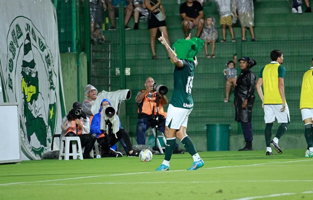 Breno Herculano conquista vitória para o Goiás em disputa contra o Goiânia 
