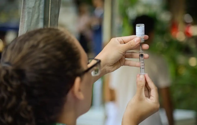 Bronquiolite: vacina para gestantes e que protege o bebê começa a ser aplicada na rede privada