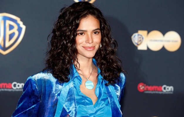 Bruna Marquezine viraliza explicando expressão popular brasileira a gringos