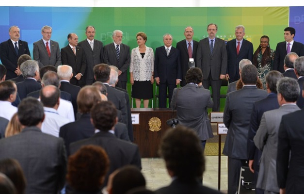 Buscamos um Estado mais eficiente e focado, diz Dilma na posse de ministros