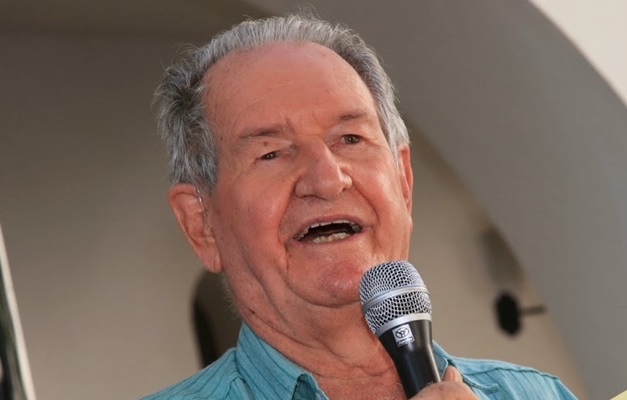 Buzinaço em Goiânia comemora os 97 anos de Bariani Ortêncio