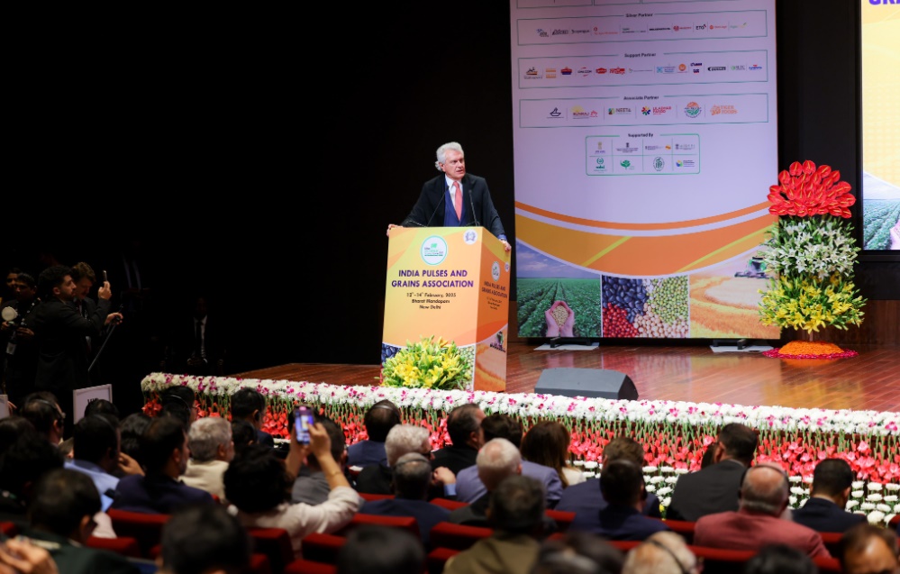 Caiado abre caminho para exportação de feijão biofortificado à Índia