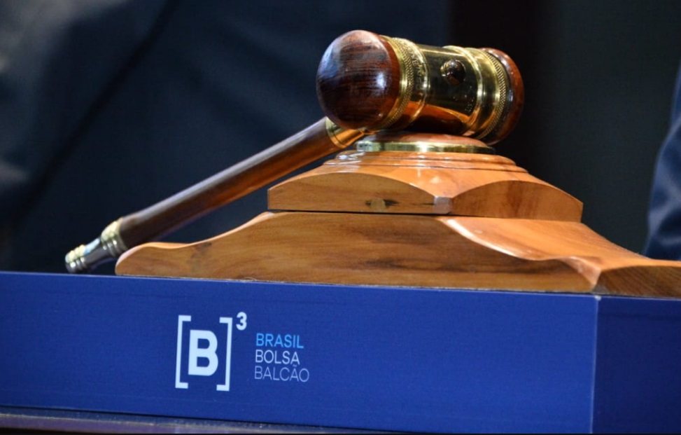 Caiado acompanha leilão de ativos da CelgPar na B3, em São Paulo