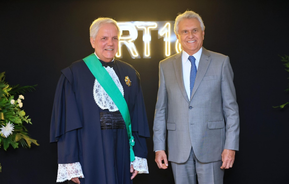 Caiado acompanha solenidade de posse dos dirigentes do TRT-18