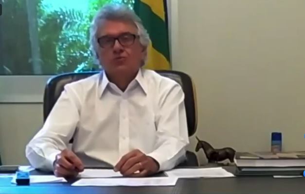 Caiado anuncia 24 novas empresas que vão se instalar em Goiás; assista