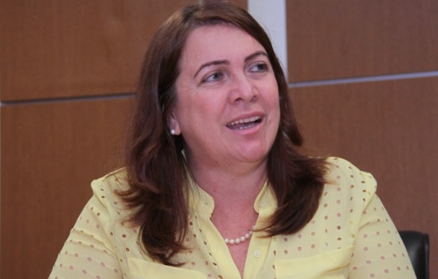 Caiado anuncia Fátima Gavioli como futura secretária de Educação 