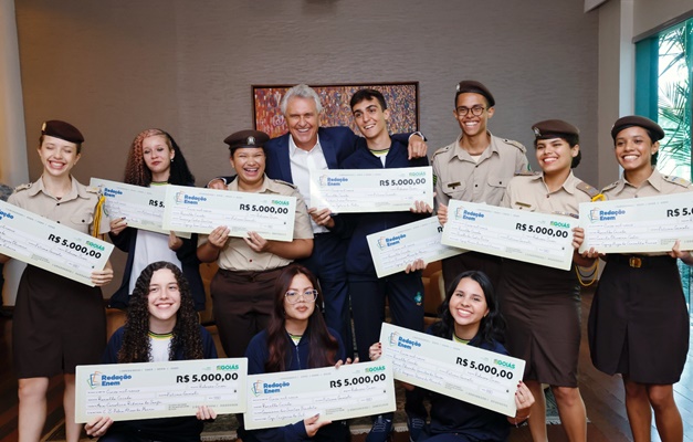 Caiado anuncia premiação a alunos que se destacarem em Matemática