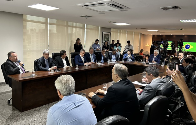 Caiado apresenta medidas para acelerar atividade econômica em Goiás