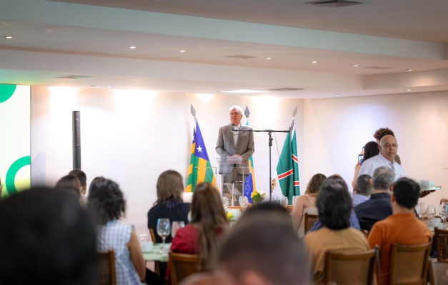 Caiado celebra fim da fila de licenciamento ambiental em Goiás