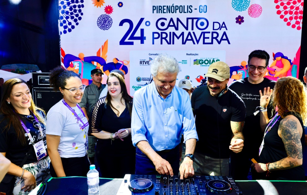 Caiado celebra sucesso da 24ª edição do Canto da Primavera em Pirenópolis