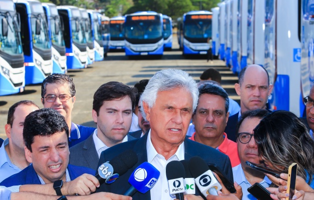 Caiado critica atendimento na rede pública de saúde de Goiânia