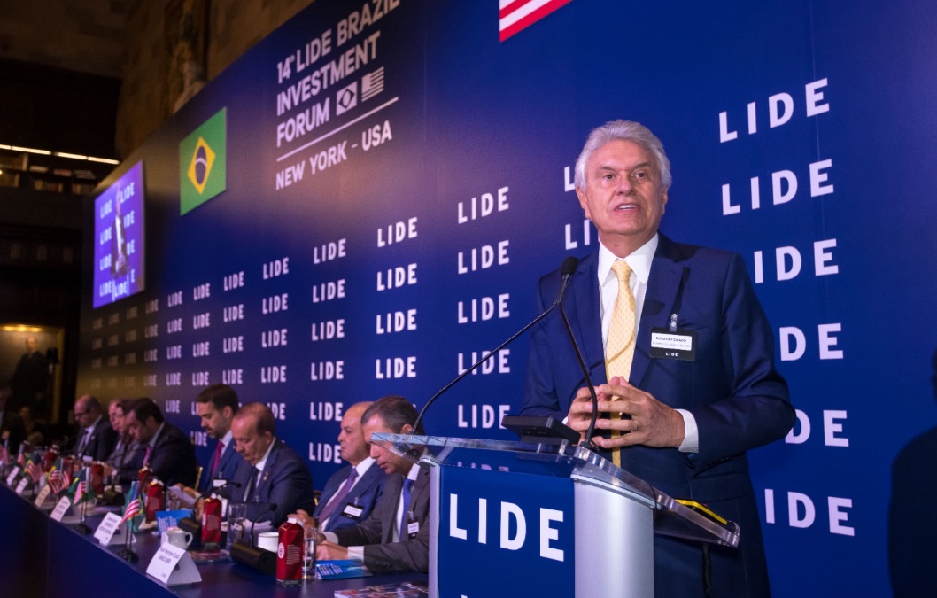 Caiado defende “presidencialismo forte” durante evento nos EUA