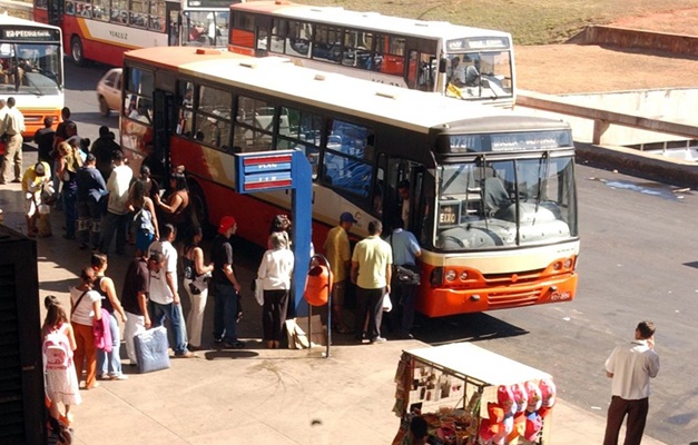 Caiado destaca esforços para subsidiar transporte coletivo no Entorno do DF