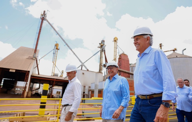 Caiado destaca importância da industrialização de Goiás durante evento