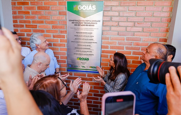 Caiado e Gracinha inauguram Colégio Tecnológico na cidade de Goiás